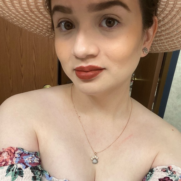 Meet your Posher, Ana - Picture 1 of 1